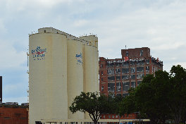 americathroughrickseyes045005.jpg